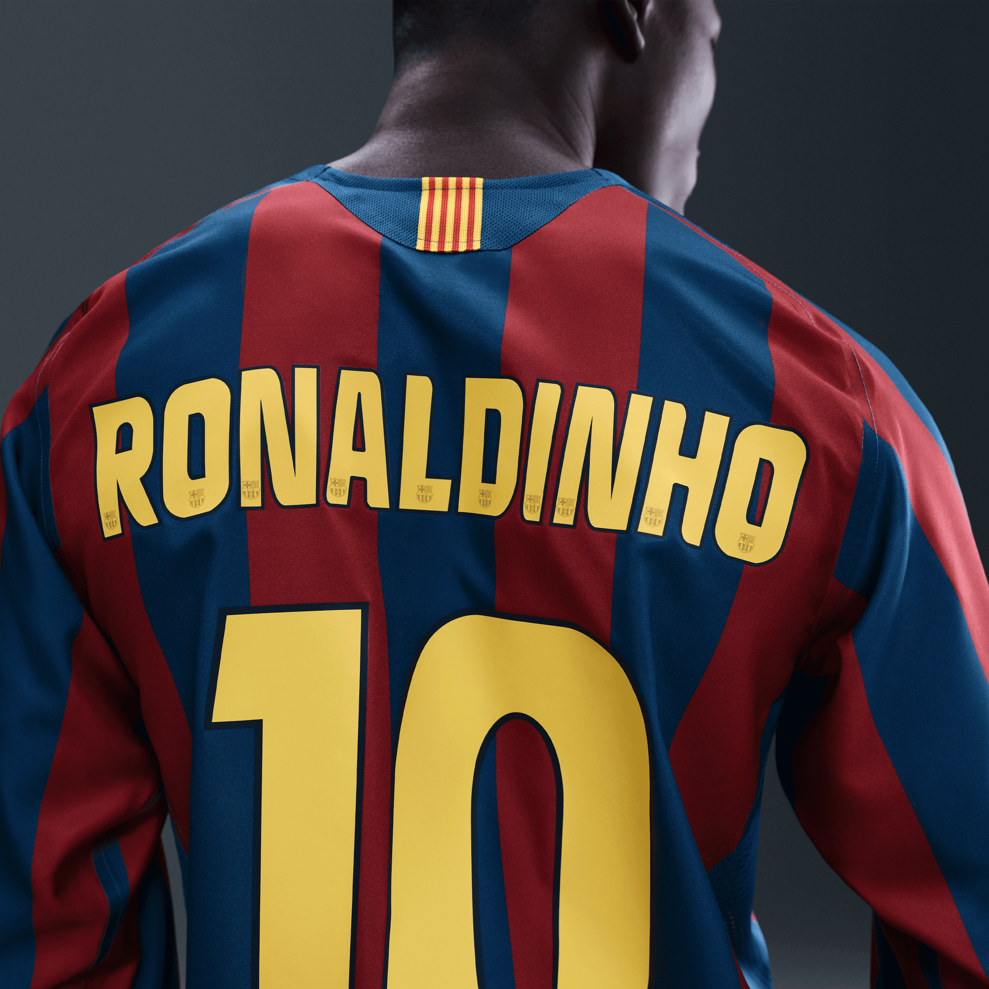 Nike FC Barcelona 2005-06 Ronaldinho Long Sleeve Reissue Jersey