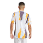 Camiseta adidas Real Madrid 2024-25 para hombre antes del partido