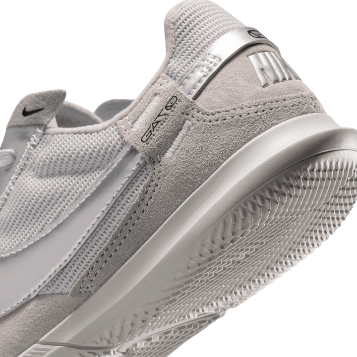 nike Streetgato Youth Indoor Lt Smoke Grey Metallic Silver Photon Dus