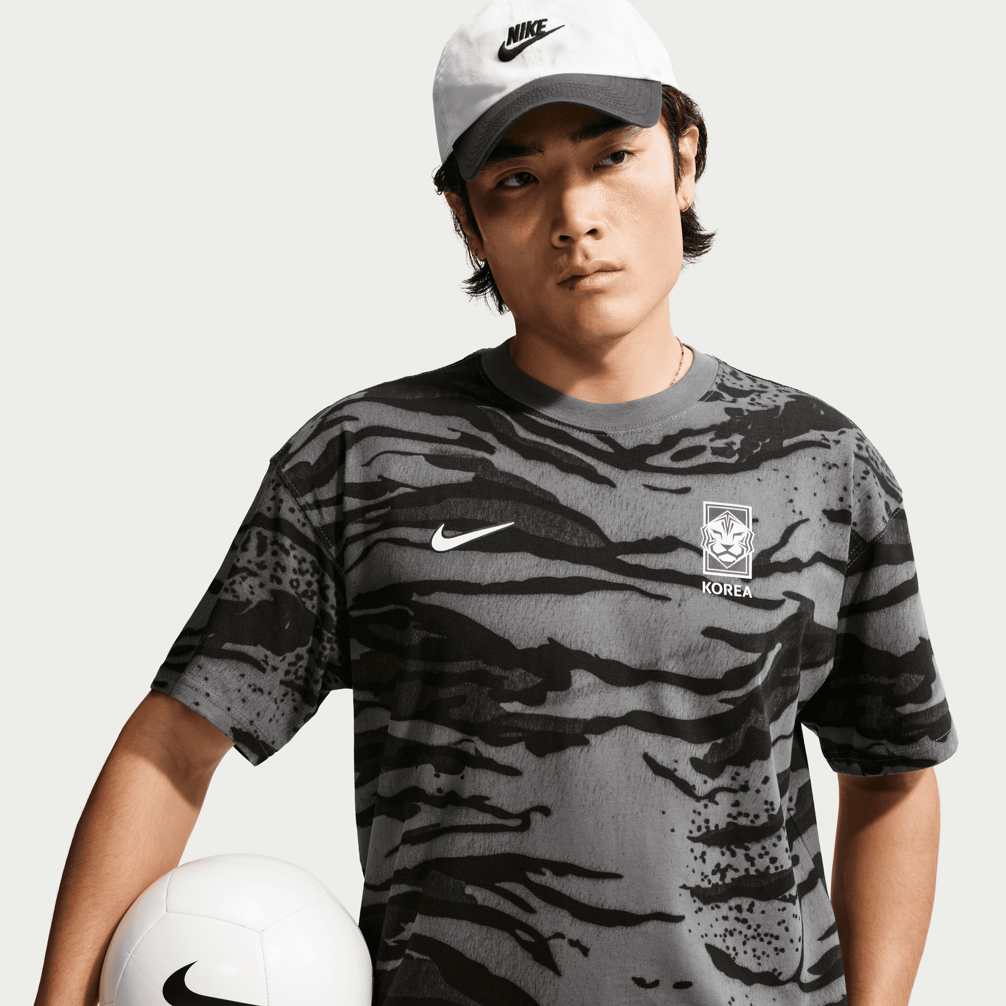 Nike Men's Korea Graphic Tee