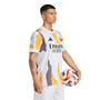 Camiseta adidas Real Madrid 2024-25 para hombre antes del partido